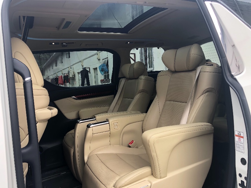 深圳16年丰田埃尔法4