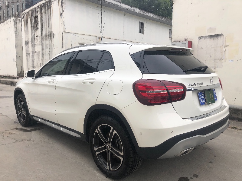 深圳19年奔驰GLA2