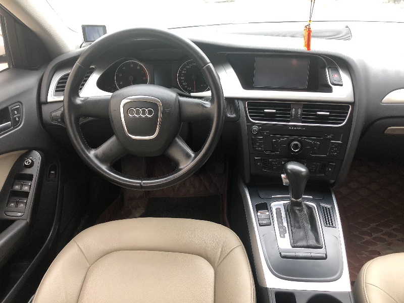 深圳12年奥迪A4L6