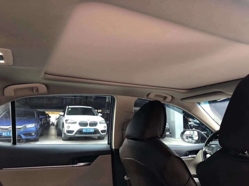 佛山19年丰田凯美瑞5