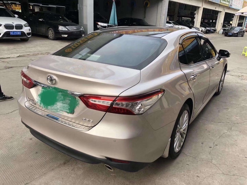 佛山19年丰田凯美瑞6