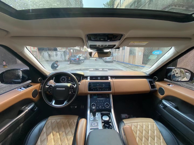 广州19年路虎揽胜运动3