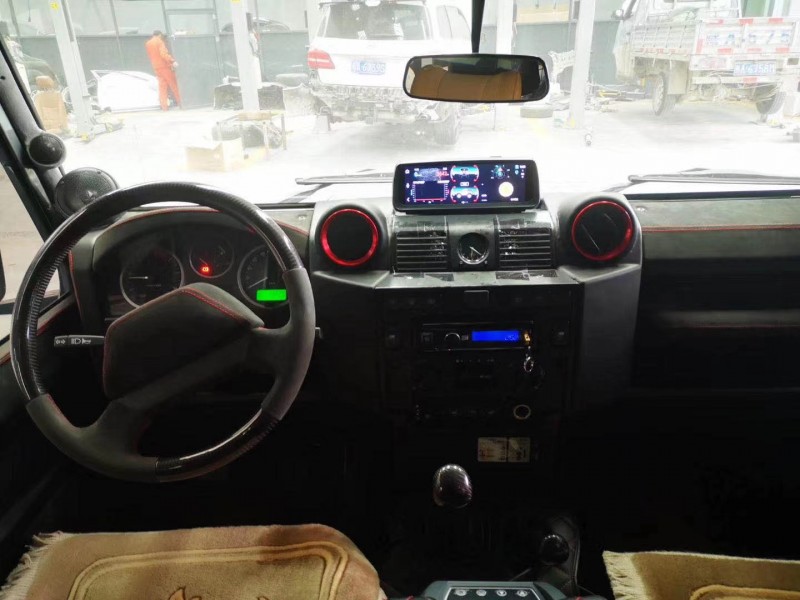 济南14年路虎卫士4