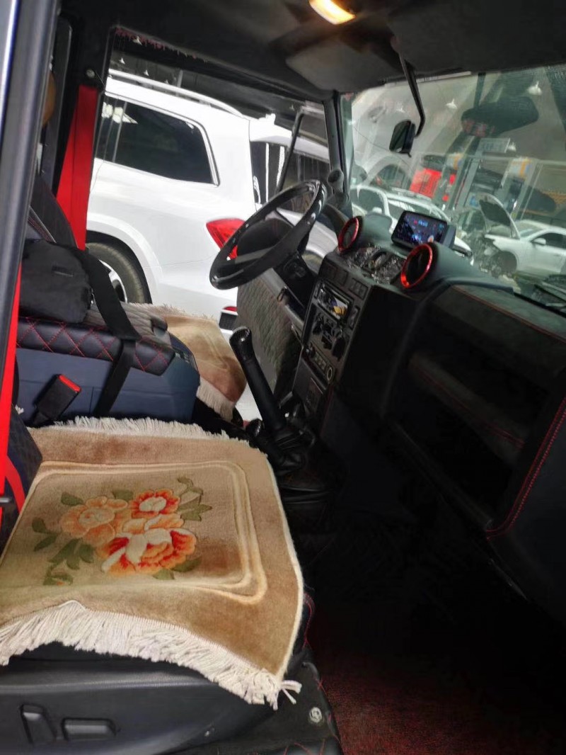 济南14年路虎卫士2