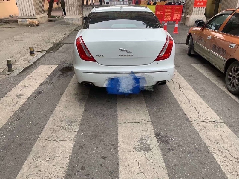 常德15年捷豹XJ1