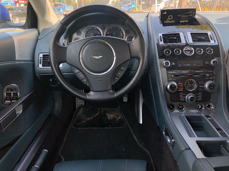 深圳14年阿斯顿·马丁V12 Vantage4