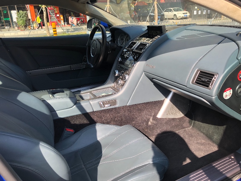 深圳14年阿斯顿·马丁V12 Vantage5