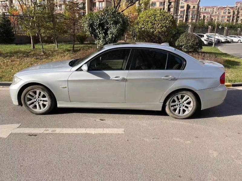 青岛07年宝马3系4