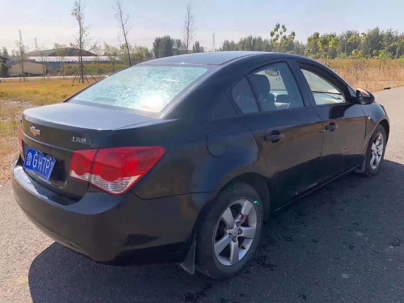 青岛13年雪佛兰科鲁兹5