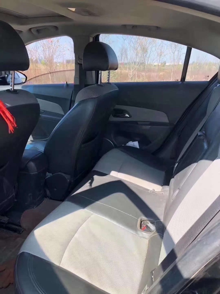 青岛13年雪佛兰科鲁兹4