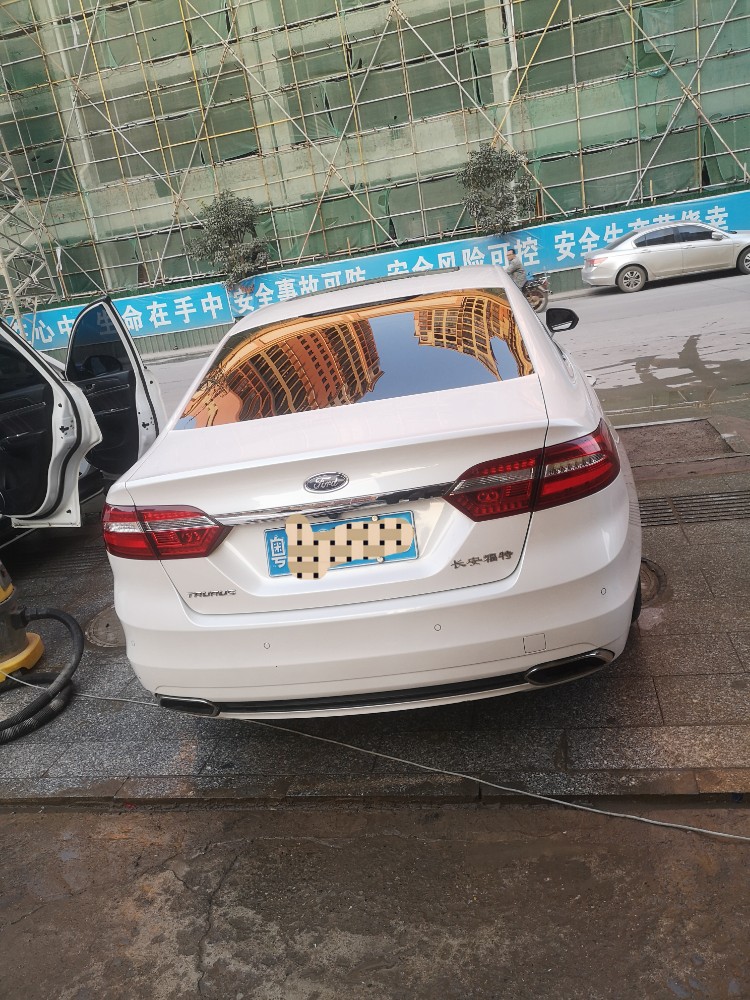 貴港16年福特金牛座6