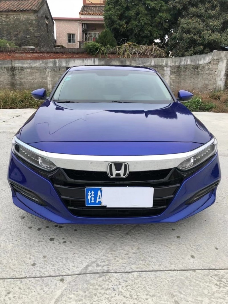 佛山19年本田雅阁1