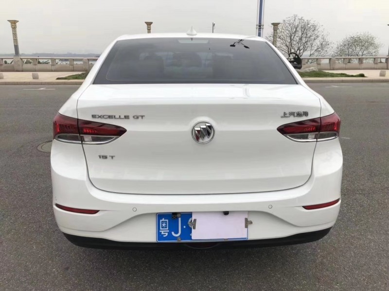 佛山19年别克英朗9