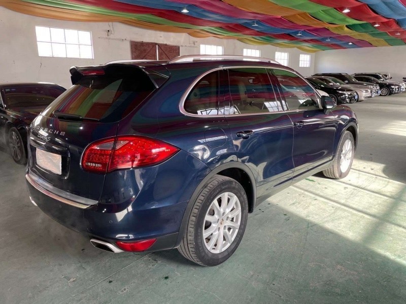 潍坊13年保时捷卡宴9