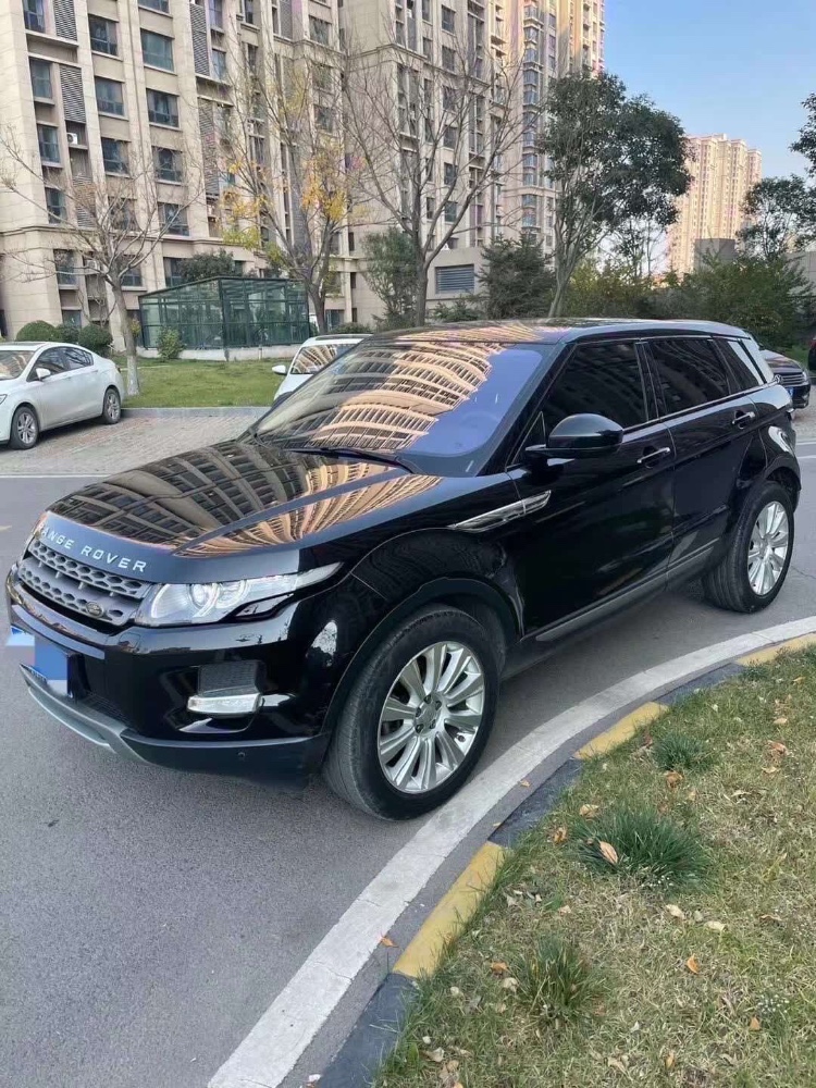 青岛16年路虎极光3