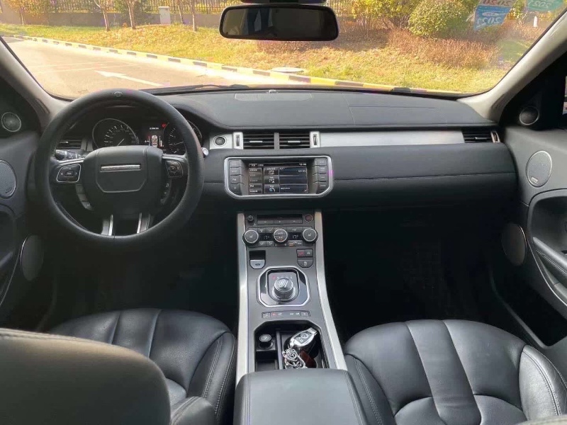 青岛16年路虎极光7