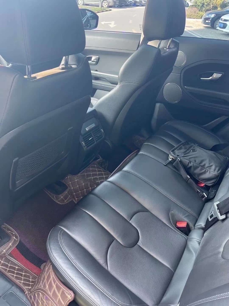 青岛16年路虎极光9