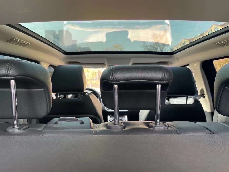 青岛16年路虎极光8