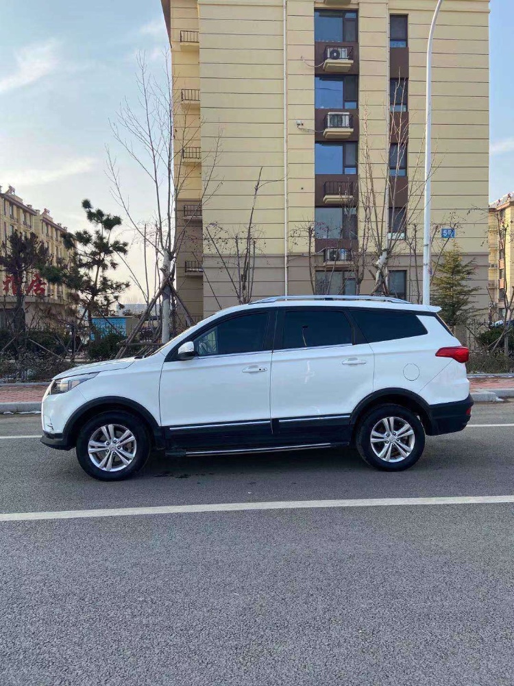 济南18年北汽幻速S38