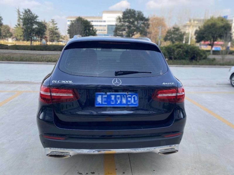 济南16年奔驰GLC2