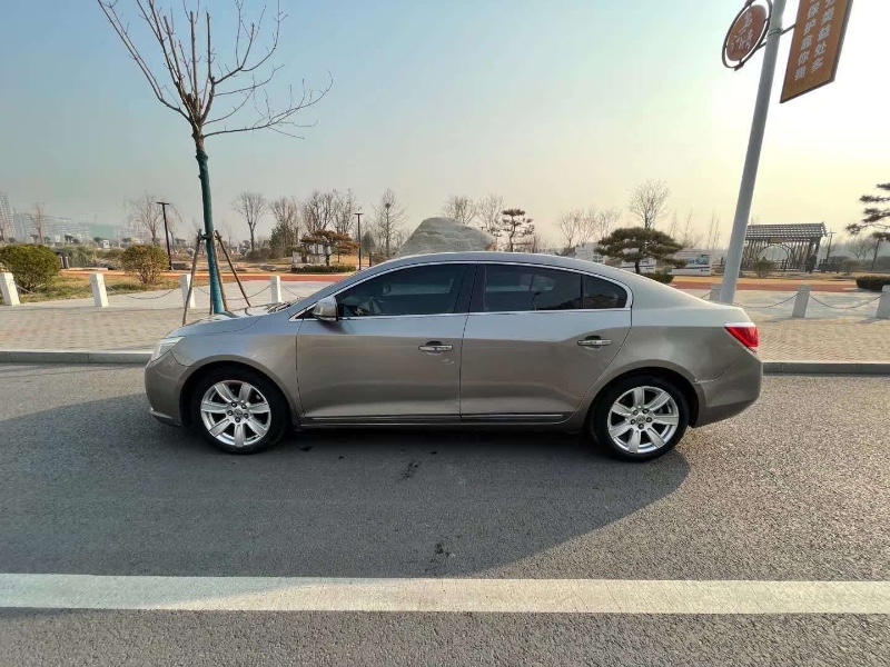 临沂09年别克君越3