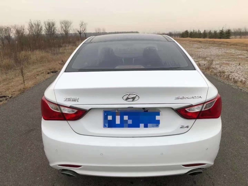 青岛15年现代索纳塔八7