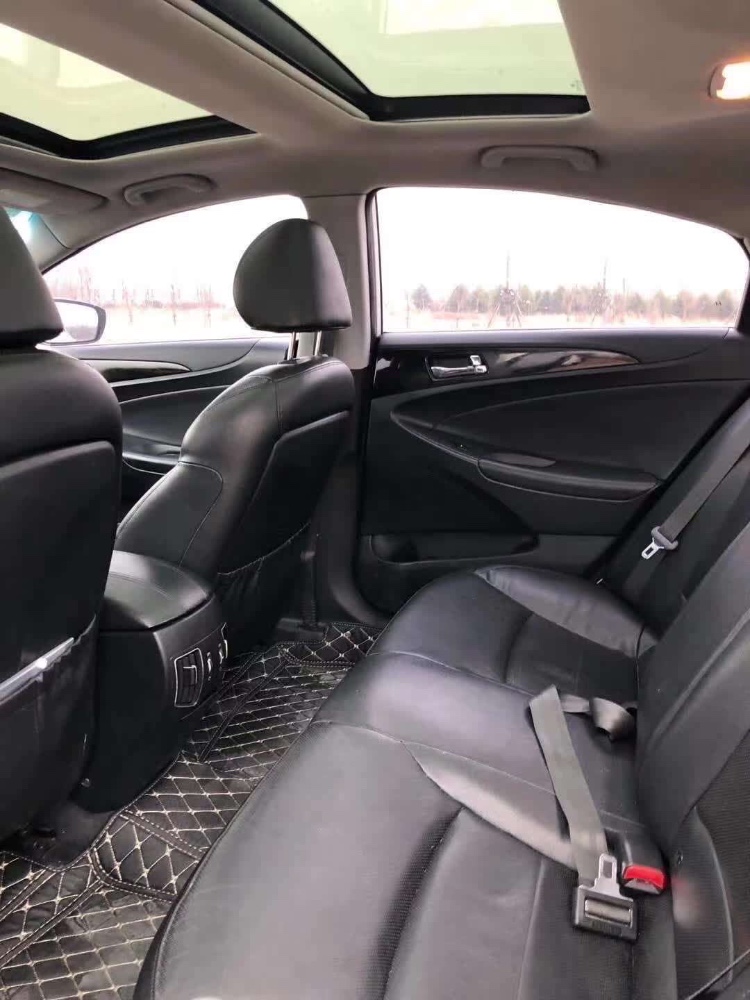 青岛15年现代索纳塔八1