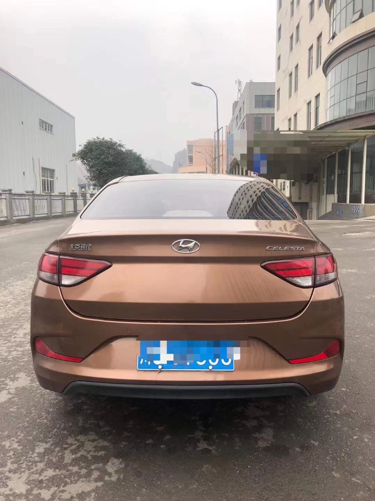 成都17年现代悦动4