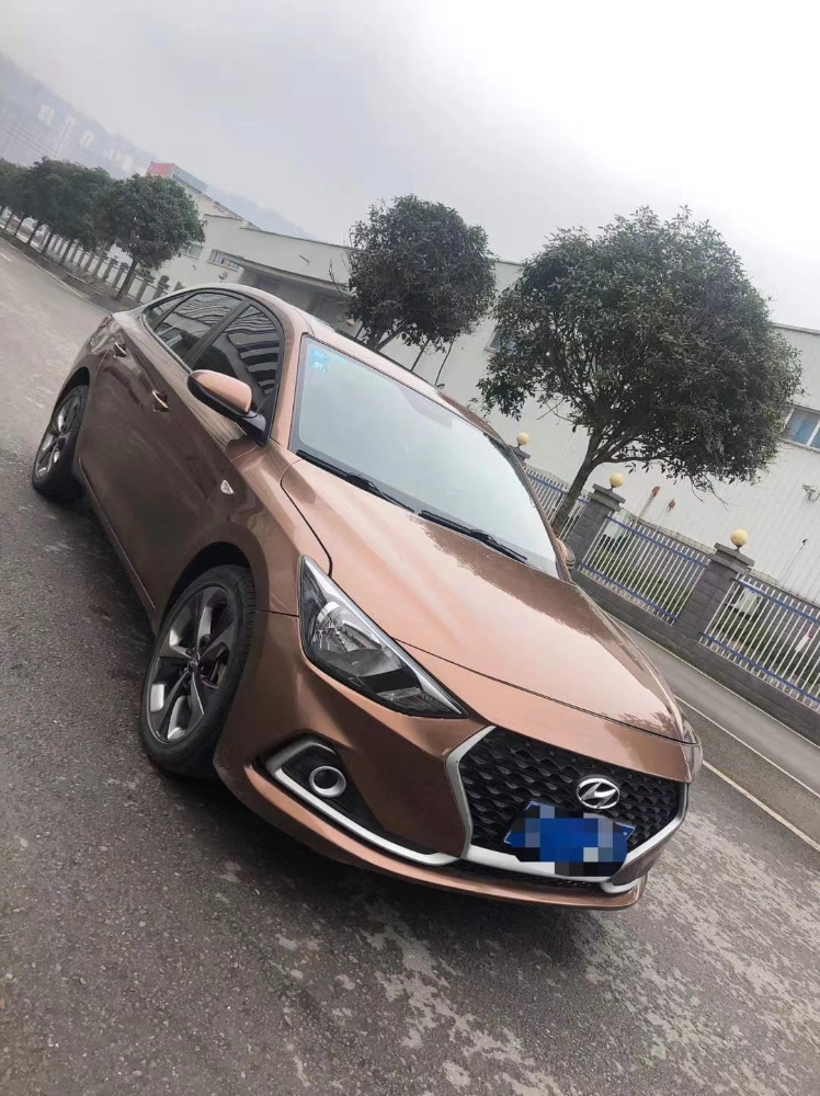 成都17年现代悦动2