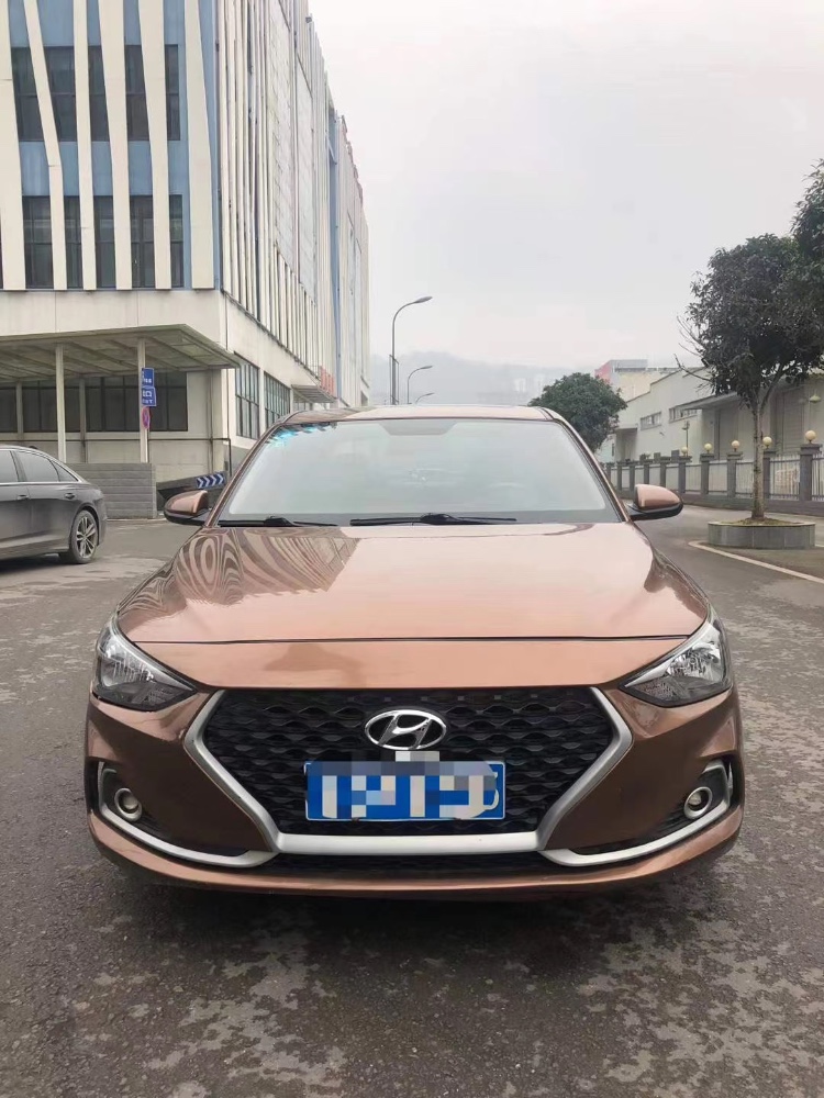 成都17年现代悦动1