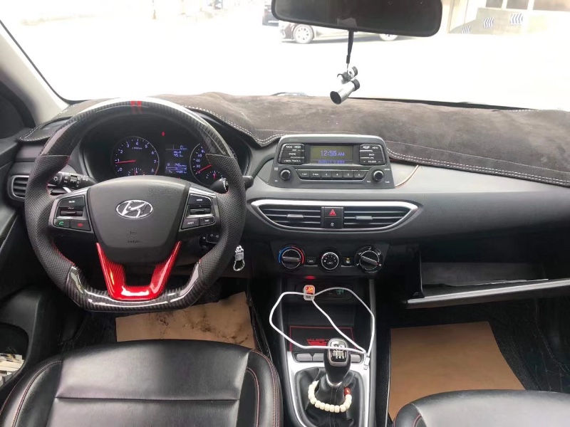 成都17年现代悦动5