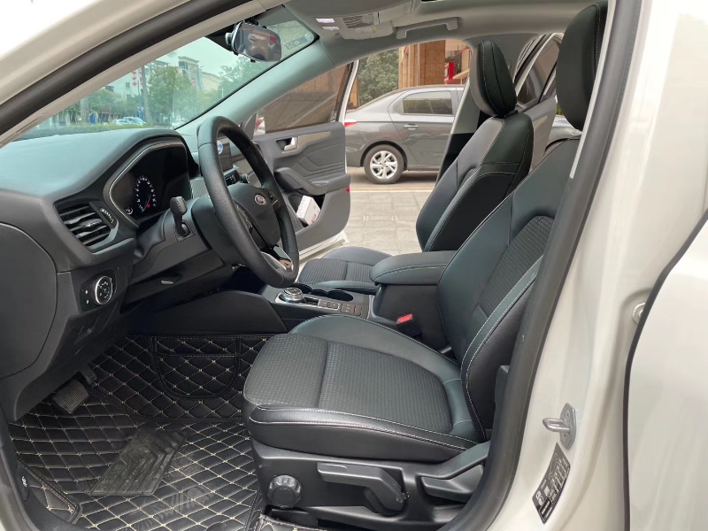 佛山20年福特福克斯5