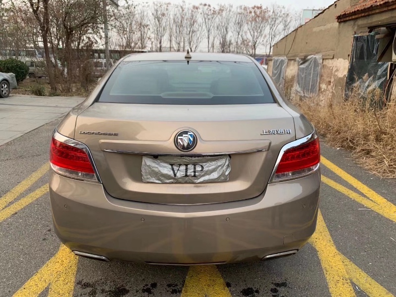 济南10年别克君越6