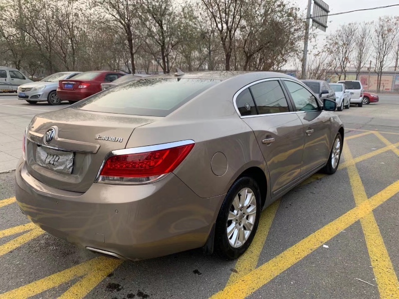 济南10年别克君越5