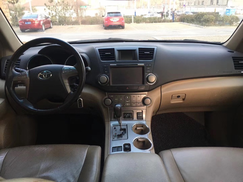 济南12年丰田汉兰达3