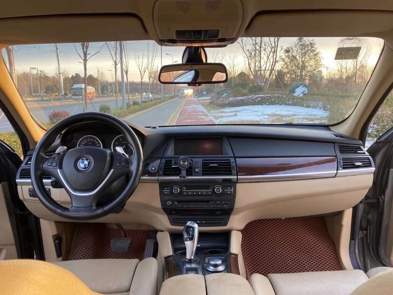 济南08年宝马X68