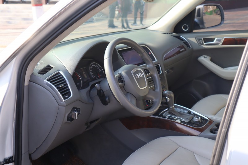 保定12年奥迪Q54