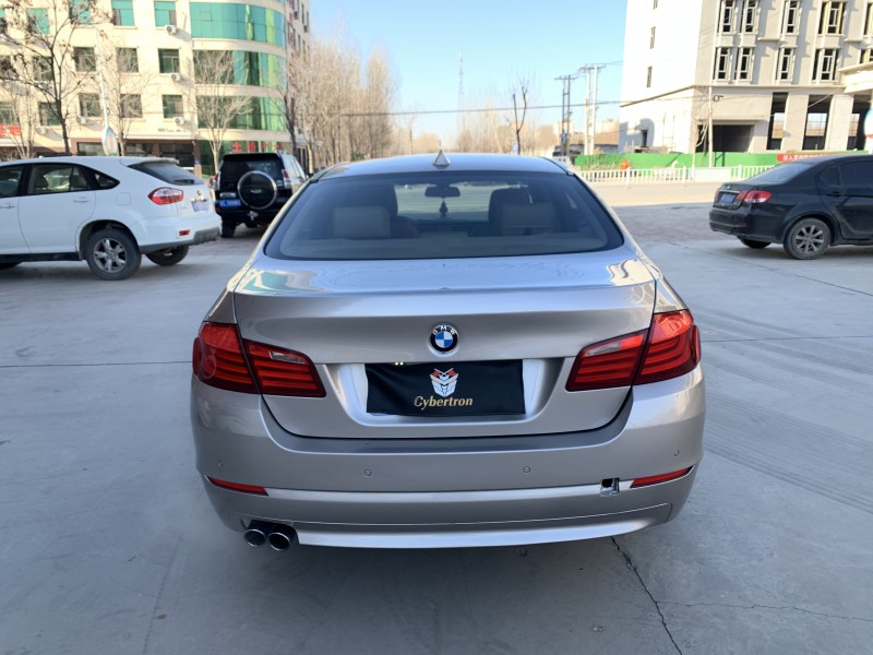 保定12年宝马5系8