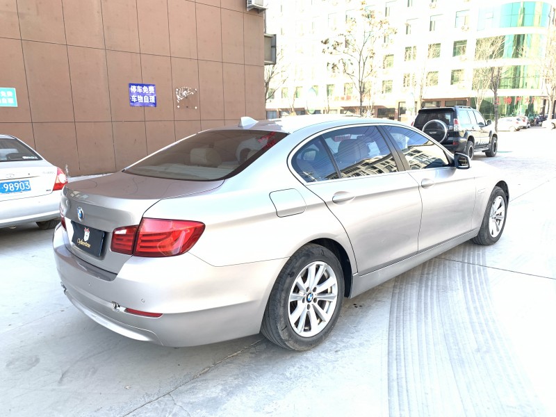 保定12年宝马5系5