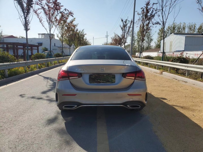 徐州19年奔驰A1