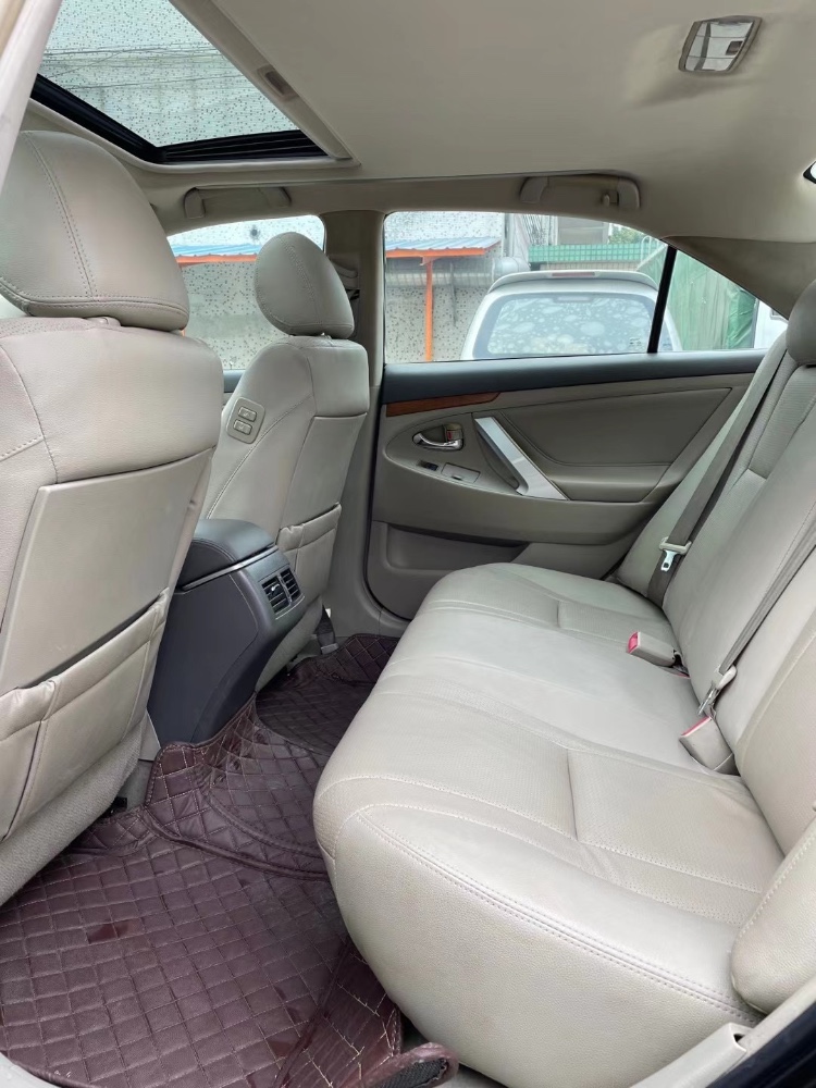 中山10年丰田凯美瑞3