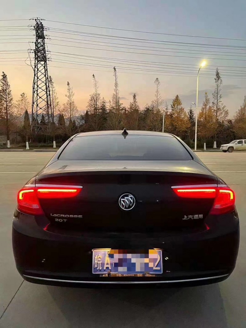 青岛16年别克君越6