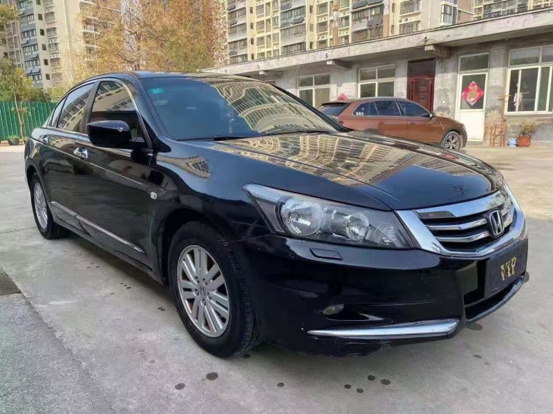 济宁13年本田雅阁2