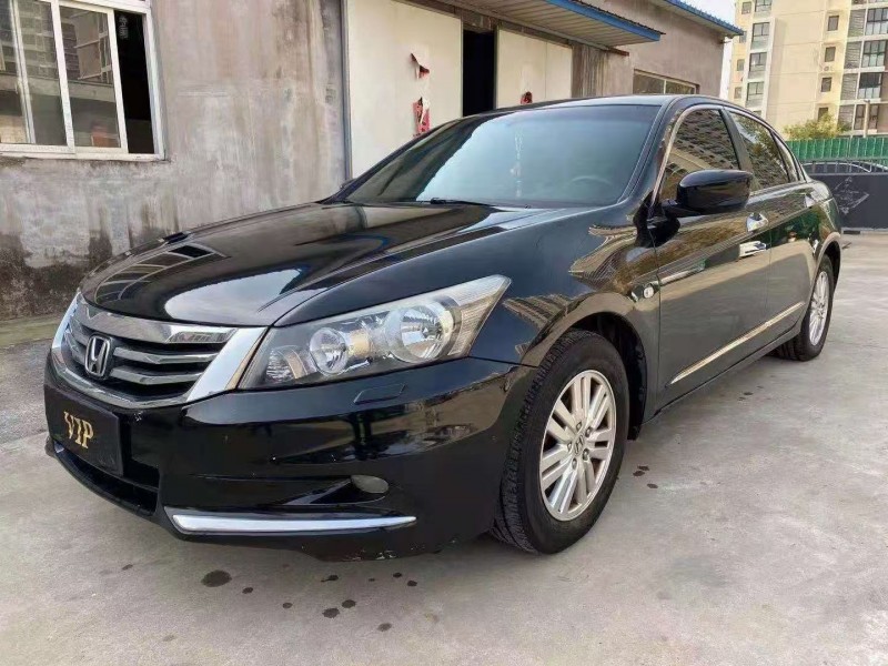 济宁13年本田雅阁3