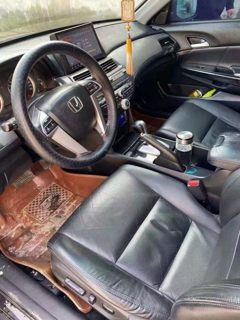 济宁13年本田雅阁6