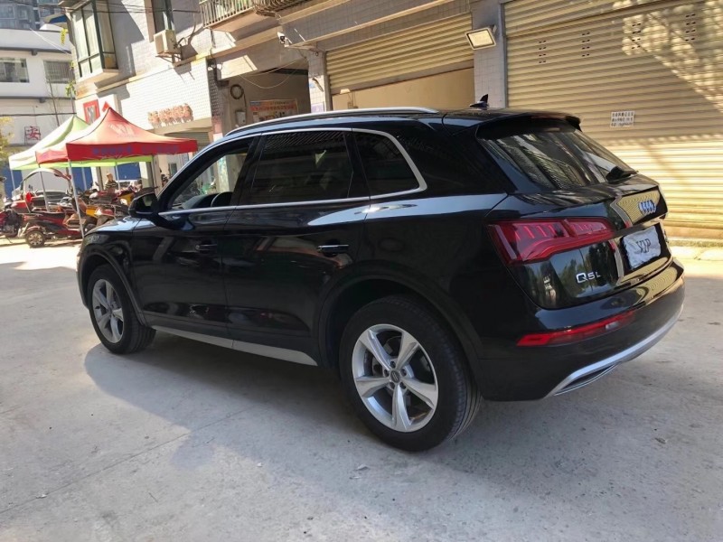 济宁19年奥迪Q54