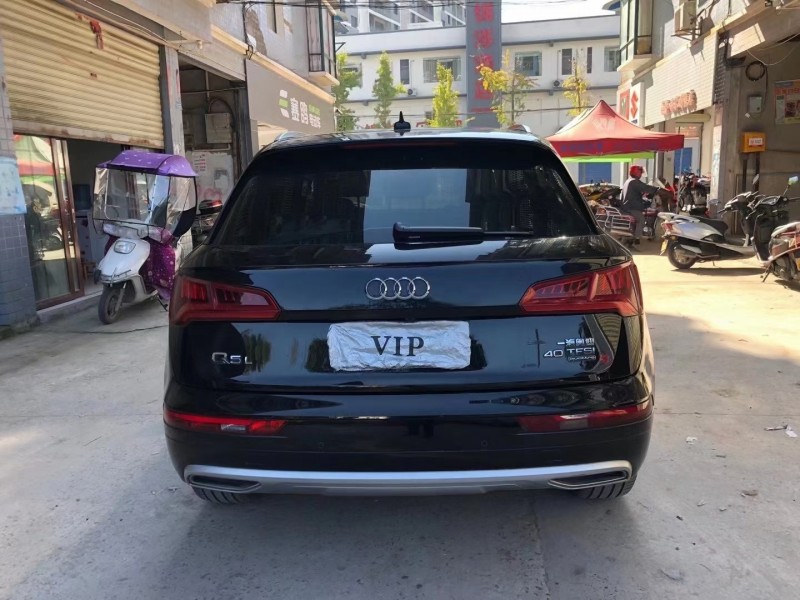 济宁19年奥迪Q55