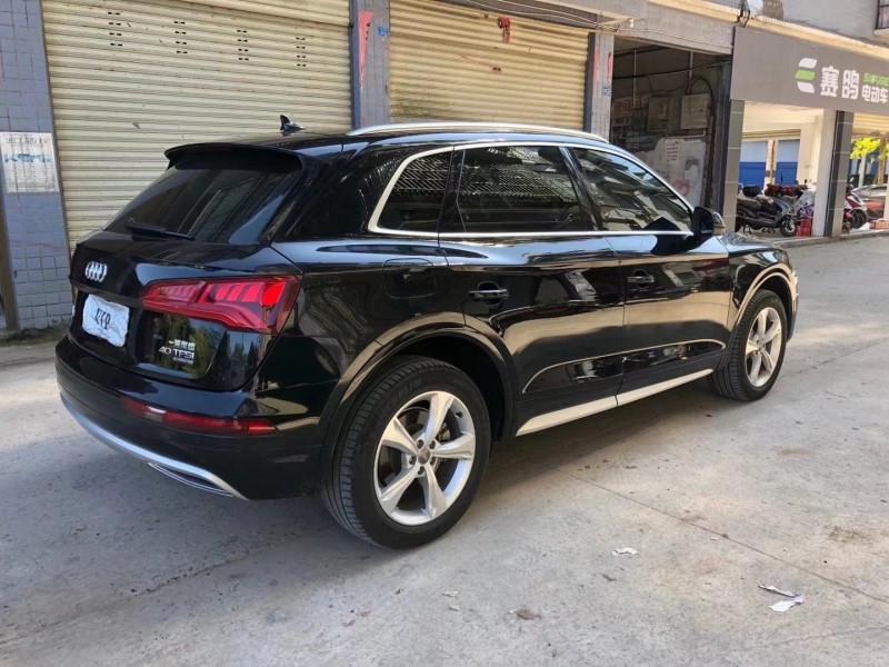 济宁19年奥迪Q56