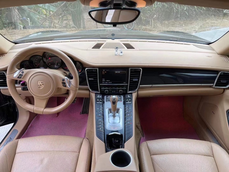 广州12年保时捷帕拉梅拉5