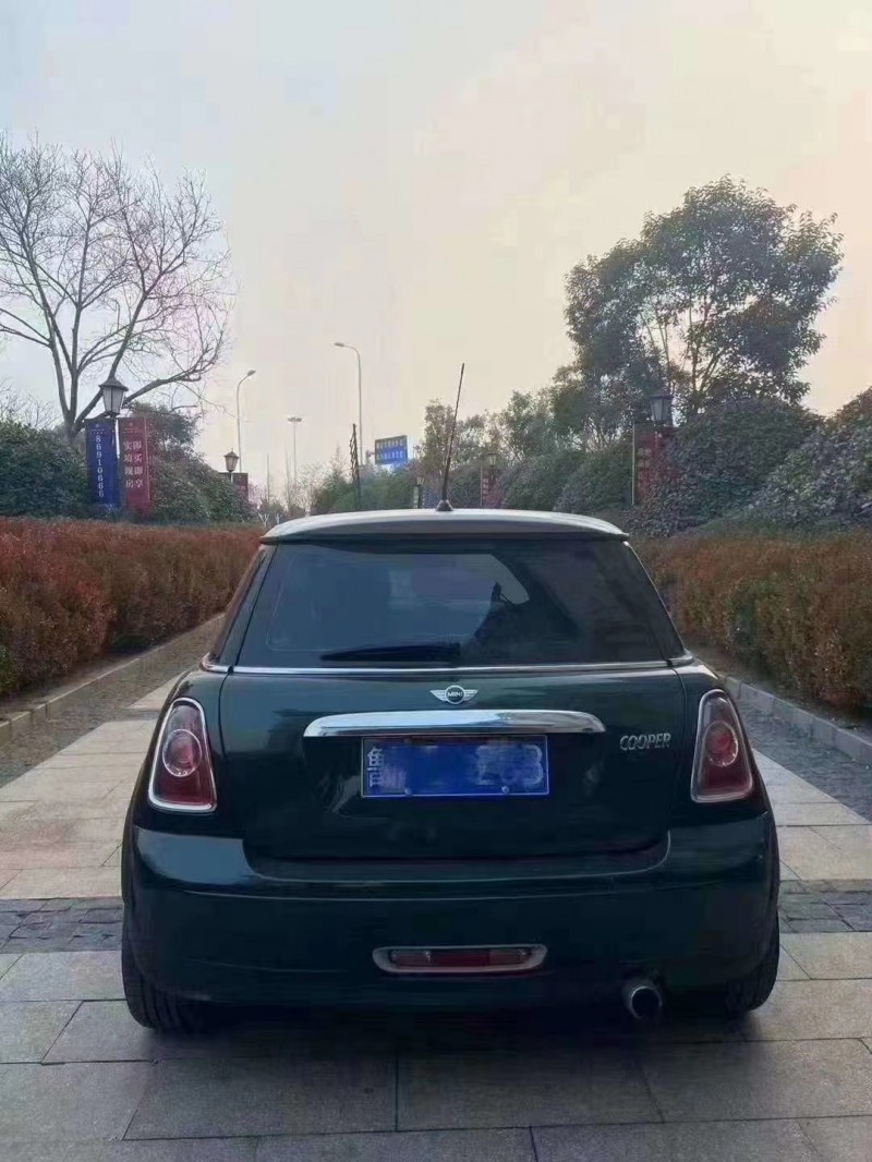 青島12年寶馬MINI4